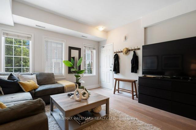 th36 - 11 Niagara St, Townhouse with 2 bedrooms, 1 bathrooms and 1 parking in Toronto ON | Image 3