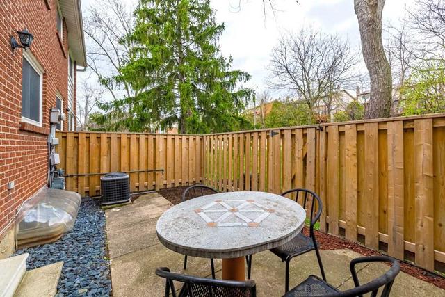 20 - 215 Mississauga Valley Blvd, Townhouse with 3 bedrooms, 2 bathrooms and 2 parking in Mississauga ON | Image 17