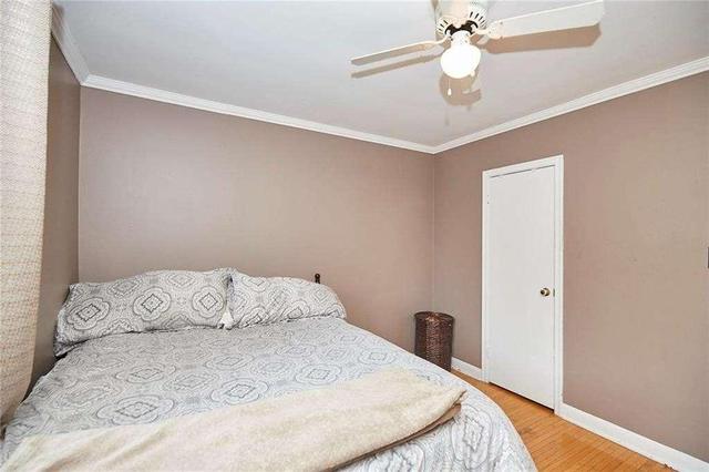 6 Myrtle Ave, House detached with 3 bedrooms, 2 bathrooms and 2 parking in St. Catharines ON | Image 3