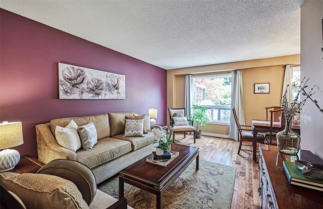 7 Empson Crt, House detached with 3 bedrooms, 4 bathrooms and 6 parking in Ajax ON | Image 6