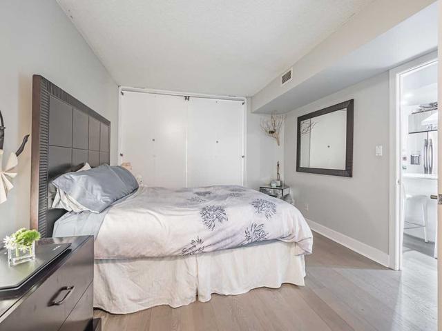 1016 - 550 Queens Quay W, Condo with 1 bedrooms, 1 bathrooms and 1 parking in Toronto ON | Image 8
