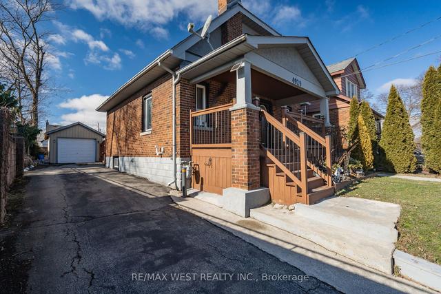 4929 5th Ave, House detached with 3 bedrooms, 3 bathrooms and 5 parking in Niagara Falls ON | Image 1