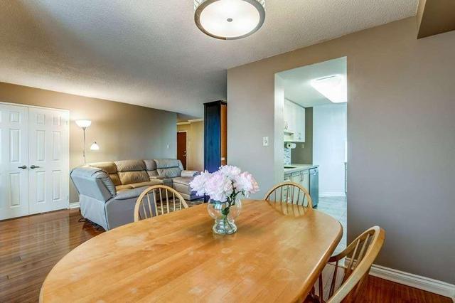 1709 - 100 County Court Blvd, Condo with 3 bedrooms, 2 bathrooms and 1 parking in Brampton ON | Image 8