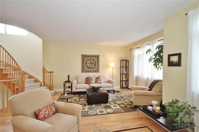 182 Lanark Avenue, Townhouse with 3 bedrooms, 3 bathrooms and 4 parking in Ottawa ON | Image 10