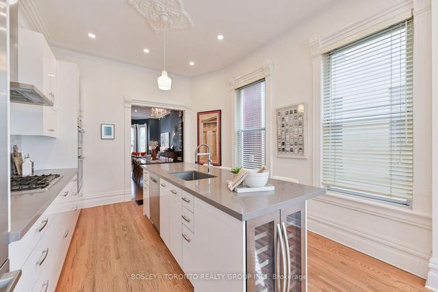99 Willcocks St, House semidetached with 5 bedrooms, 5 bathrooms and 2 parking in Toronto ON | Image 3