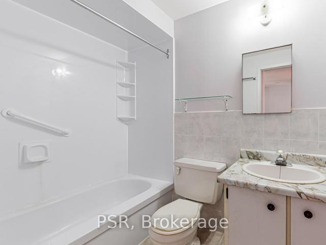 73 Longboat Ave, House attached with 4 bedrooms, 3 bathrooms and 2 parking in Toronto ON | Image 17