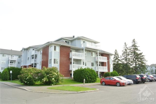 306 - 266 Lorry Greenberg Drive, Condo with 2 bedrooms, 1 bathrooms and 1 parking in Ottawa ON | Image 2