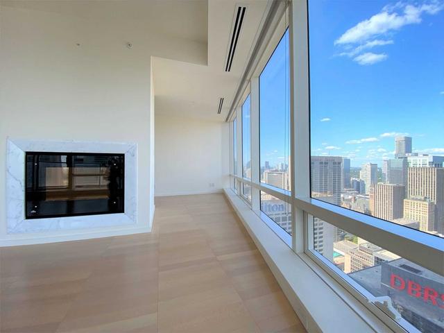 4109 - 180 University Ave, Condo with 2 bedrooms, 3 bathrooms and 1 parking in Toronto ON | Image 7