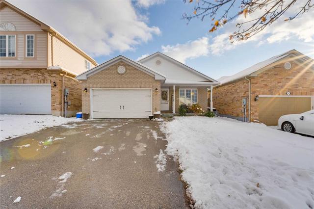 66 Draper Cres, House detached with 2 bedrooms, 2 bathrooms and 3 parking in Barrie ON | Image 1