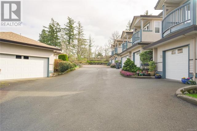25 - 4525 Wilkinson Rd, House attached with 3 bedrooms, 3 bathrooms and 1 parking in Saanich BC | Image 54