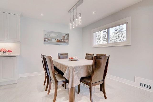6 Hardcastle St, House detached with 4 bedrooms, 3 bathrooms and 7 parking in Toronto ON | Image 4
