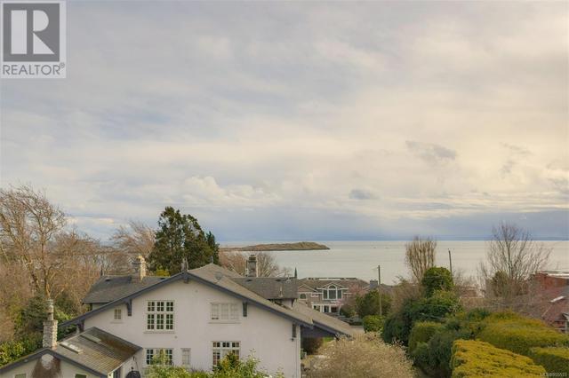 244 King George Terr, House detached with 4 bedrooms, 3 bathrooms and 4 parking in Oak Bay BC | Image 46