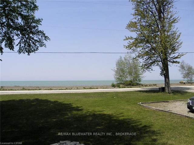 9774 Lake Rd, Home with 2 bedrooms, 1 bathrooms and 6 parking in Kettle Point 44 ON | Image 9
