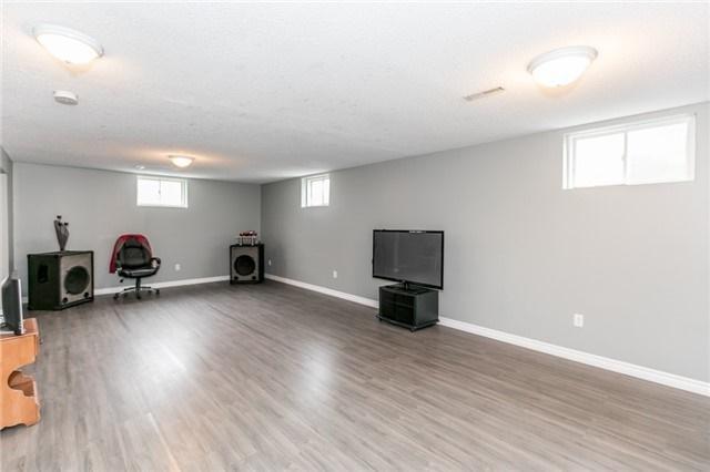 8 Twiss Dr, House detached with 3 bedrooms, 2 bathrooms and 2 parking in Barrie ON | Image 14