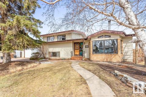 6204 87 Av Nw, House detached with 5 bedrooms, 2 bathrooms and 4 parking in Edmonton AB | Card Image