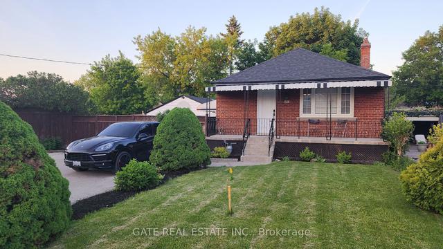 241 Aylesworth Ave, House detached with 2 bedrooms, 2 bathrooms and 8 parking in Toronto ON | Image 12