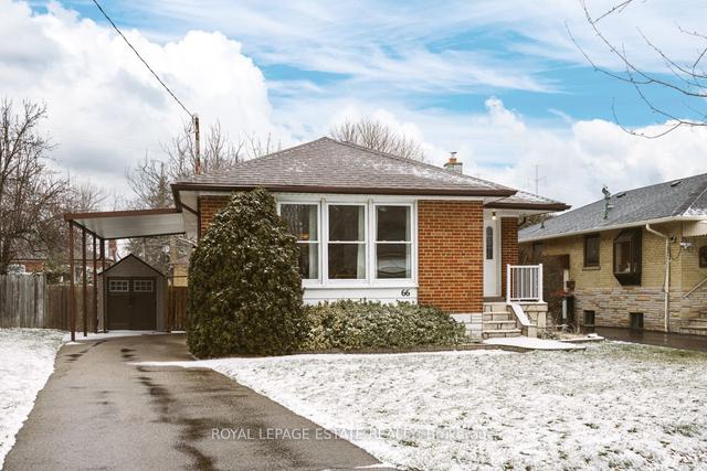 66 Wantanopa Cres, House detached with 3 bedrooms, 1 bathrooms and 3 parking in Toronto ON | Image 1