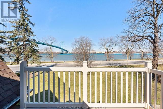 2675 Riverside Drive, House detached with 2 bedrooms, 2 bathrooms and null parking in Windsor ON | Image 22