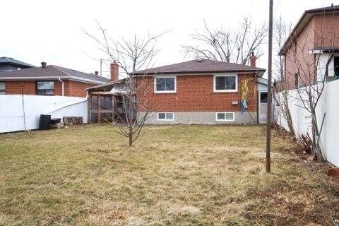 93 Elinor Ave, House detached with 3 bedrooms, 2 bathrooms and 4 parking in Toronto ON | Image 19