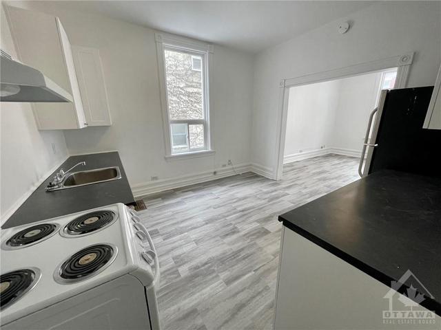 1a - 466 O'connor Street, Condo with 2 bedrooms, 1 bathrooms and 2 parking in Ottawa ON | Image 4