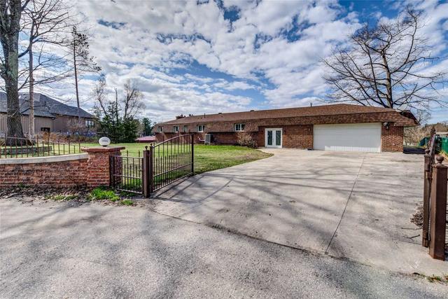 10 Edgewater Dr, House detached with 3 bedrooms, 5 bathrooms and 10 parking in Wasaga Beach ON | Image 1