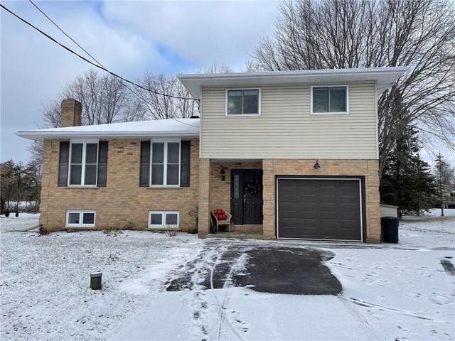 18240 Laura Avenue, House detached with 3 bedrooms, 2 bathrooms and 6 parking in South Glengarry ON | Image 1