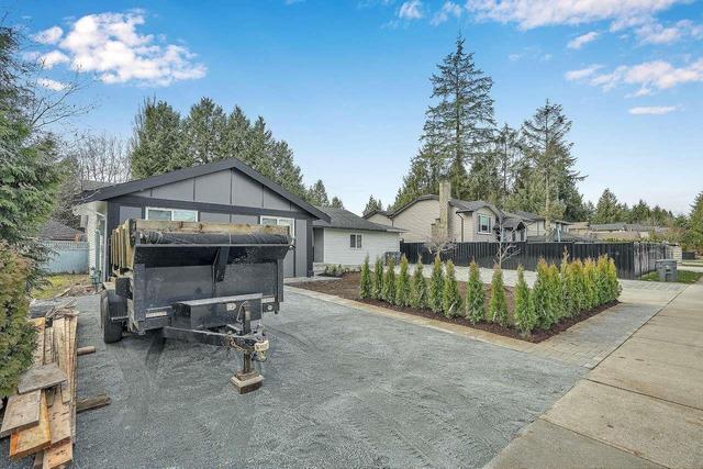 12986 68 Avenue, House detached with 7 bedrooms, 3 bathrooms and null parking in Surrey BC | Image 5
