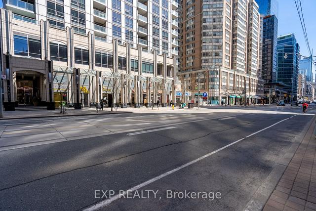 902 - 750 Bay St, Condo with 1 bedrooms, 1 bathrooms and 1 parking in Toronto ON | Image 27