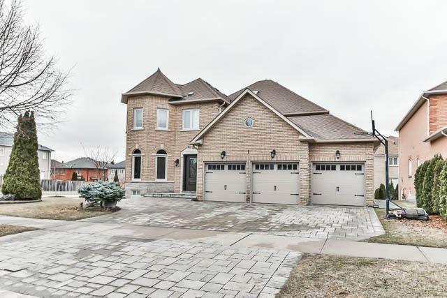 1 Henricks Cres, House detached with 4 bedrooms, 5 bathrooms and 5 parking in Richmond Hill ON | Image 1