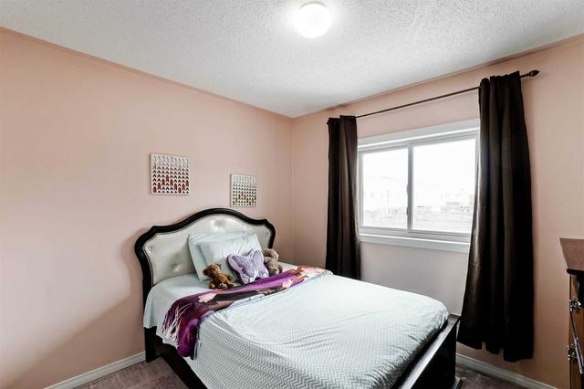 49 Monaco Crt, House attached with 3 bedrooms, 3 bathrooms and 3 parking in Brampton ON | Image 9