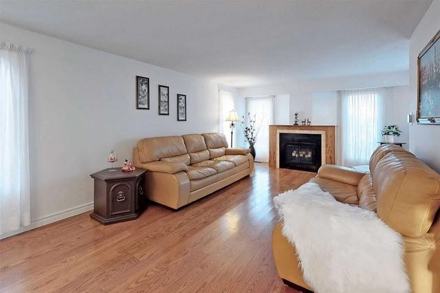 71 Sandyhook Sq, House detached with 3 bedrooms, 3 bathrooms and 3 parking in Toronto ON | Image 25