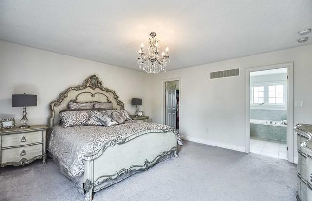 176 Britannia Ave W, House semidetached with 4 bedrooms, 3 bathrooms and 3 parking in Oshawa ON | Image 11
