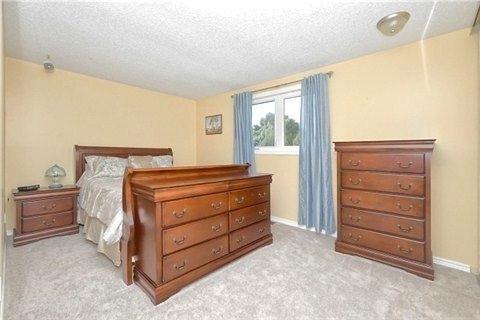 902 Mahina St, House detached with 3 bedrooms, 2 bathrooms and 4 parking in Oshawa ON | Image 7