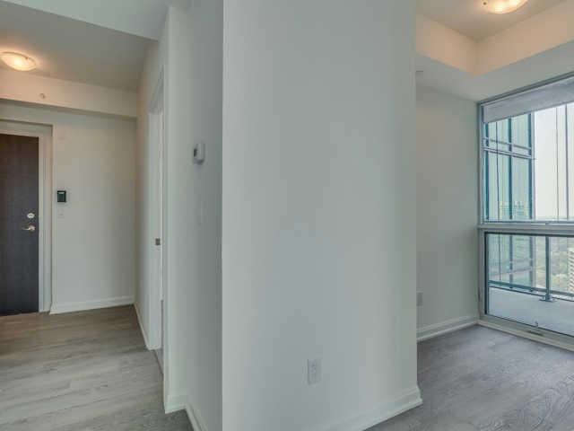 2708 - 9 Bogert Ave, Condo with 2 bedrooms, 2 bathrooms and 1 parking in Toronto ON | Image 5