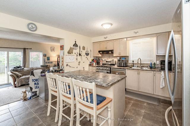 19 Sinclair St, House detached with 3 bedrooms, 3 bathrooms and 4 parking in Guelph ON | Image 28