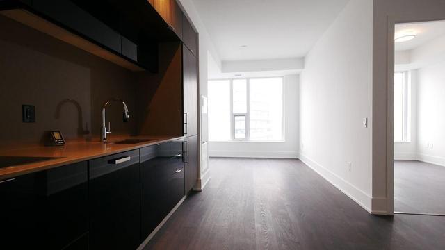 5512 - 10 York St, Condo with 1 bedrooms, 1 bathrooms and null parking in Toronto ON | Image 1