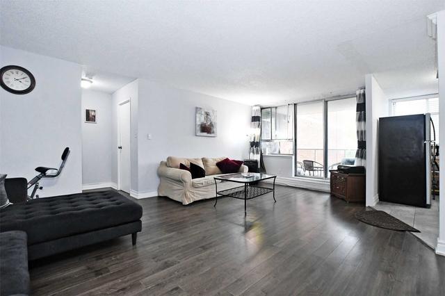 410 - 100 Wingarden Crt, Condo with 3 bedrooms, 2 bathrooms and 1 parking in Toronto ON | Image 3