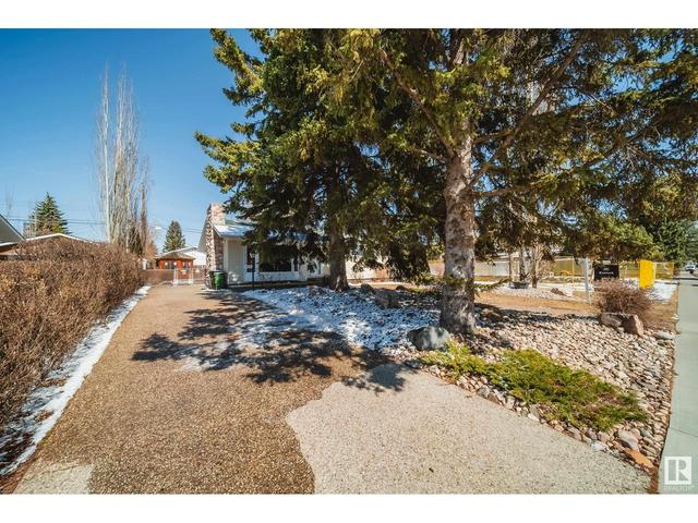 15306 74 Av Nw, House detached with 3 bedrooms, 3 bathrooms and null parking in Edmonton AB | Image 2