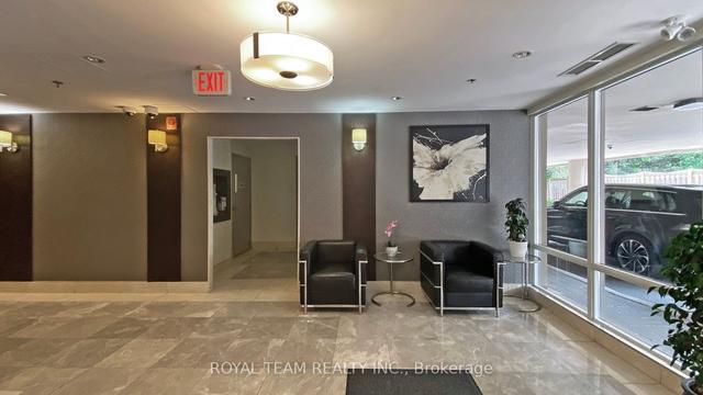 806 - 801 Sheppard Ave W, Condo with 2 bedrooms, 1 bathrooms and 1 parking in Toronto ON | Image 9
