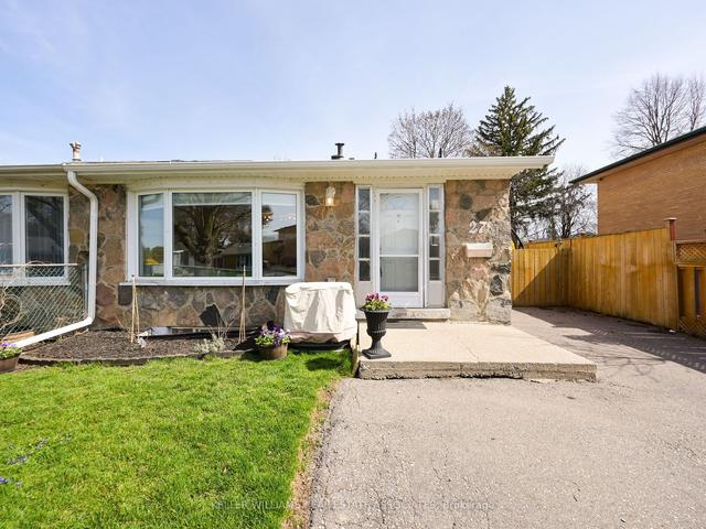 27 Flowertown Ave, House semidetached with 4 bedrooms, 2 bathrooms and 5 parking in Brampton ON | Image 24