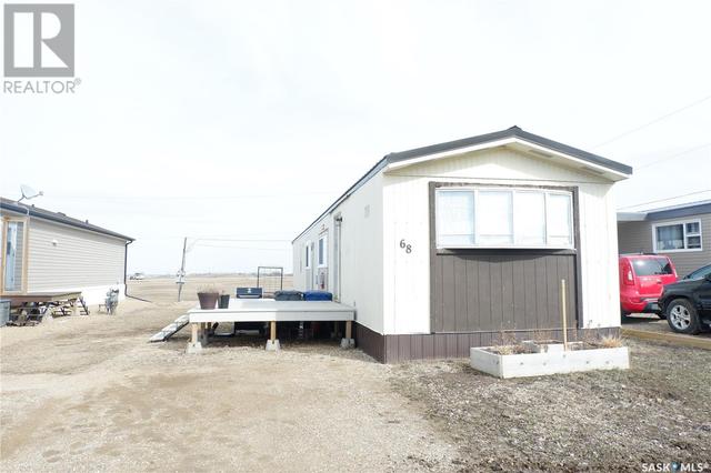 68 Sunrise Estates, Home with 2 bedrooms, 1 bathrooms and null parking in Assiniboia SK | Image 3