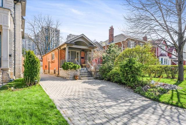 89 Avondale Ave, House detached with 2 bedrooms, 2 bathrooms and 7 parking in Toronto ON | Image 1