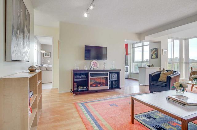 753 - 24 Southport St, Condo with 2 bedrooms, 1 bathrooms and 2 parking in Toronto ON | Image 26