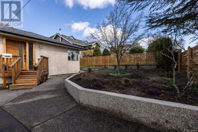 36 Hampton Rd, House detached with 4 bedrooms, 4 bathrooms and 3 parking in Saanich BC | Image 36