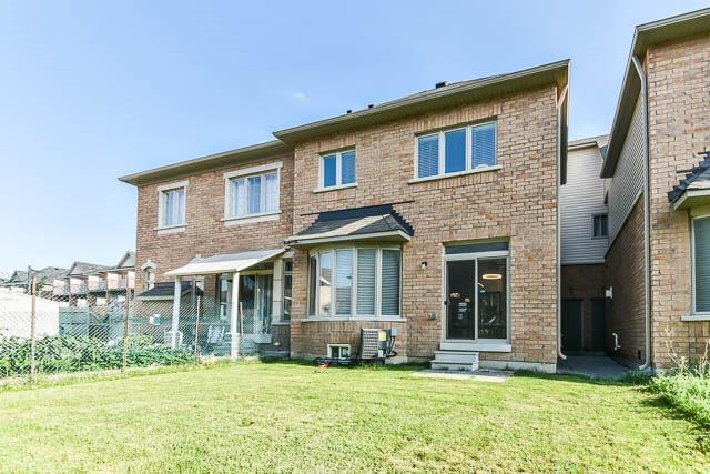 92 Christian Ritter Dr, House attached with 3 bedrooms, 3 bathrooms and 1 parking in Markham ON | Image 20