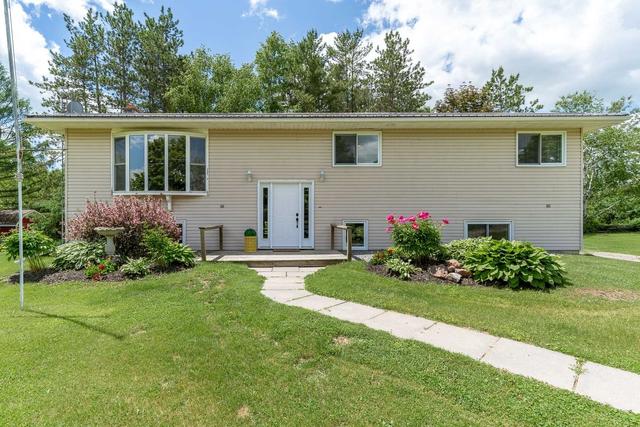 399 Woods Rd, House detached with 3 bedrooms, 3 bathrooms and 10 parking in Madoc ON | Card Image