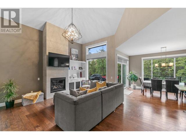200 Lost Creek Court, House detached with 5 bedrooms, 3 bathrooms and 4 parking in Kelowna BC | Image 9
