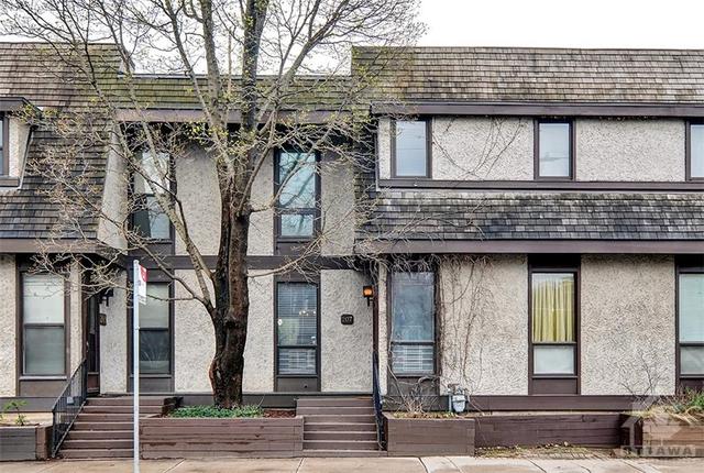 207 Crichton Street, Townhouse with 3 bedrooms, 3 bathrooms and 3 parking in Ottawa ON | Image 1