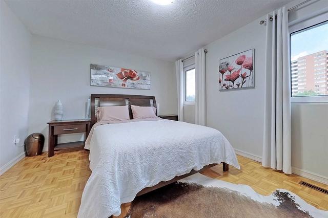 upper - 37 Hanson Rd, House detached with 3 bedrooms, 2 bathrooms and 5 parking in Mississauga ON | Image 9