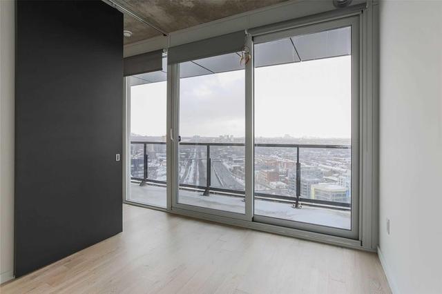 2405 - 170 Bayview Ave, Condo with 1 bedrooms, 1 bathrooms and 1 parking in Toronto ON | Image 7